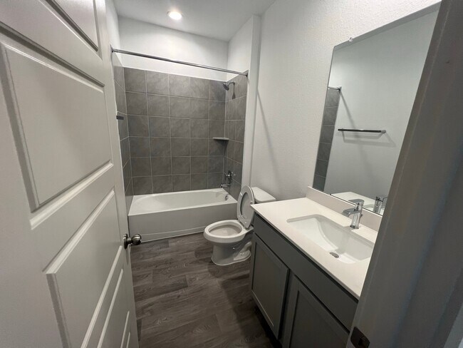 Foto del edificio - 7719 Brushwood Dr