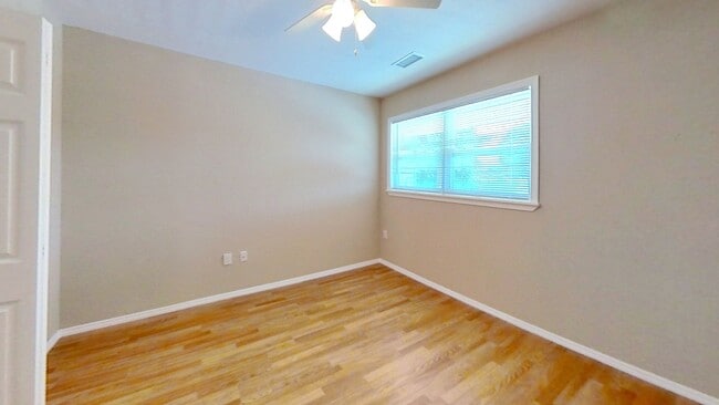 Foto del edificio - 30 Elton St