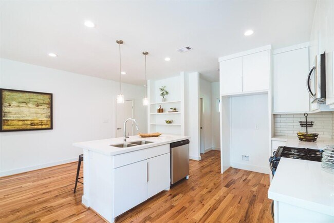 Foto del edificio - 1749 Pasadena St