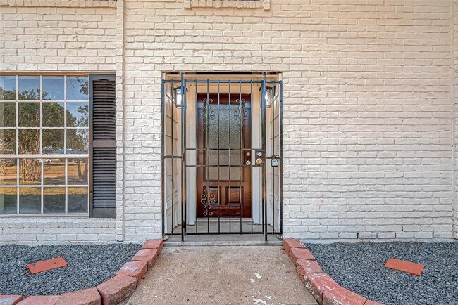Building Photo - 10211 Huntington Pl Dr