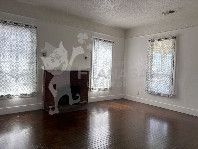 Foto del edificio - 321 W 19th St