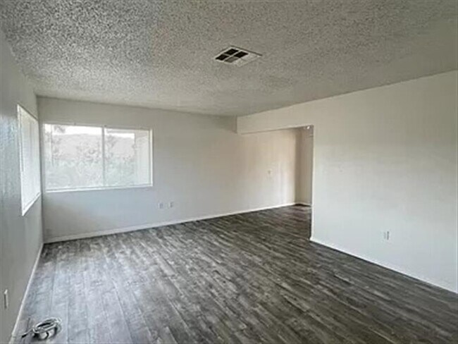 Building Photo - Joyous Home