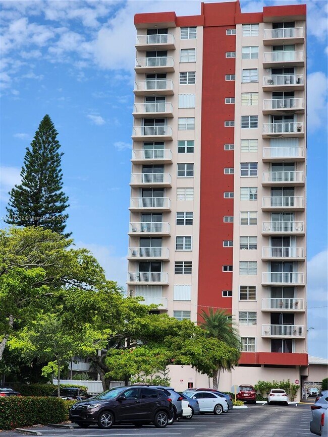 Foto del edificio - 3161 S Ocean Dr