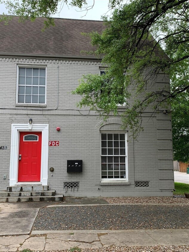 Primary Photo - 2423 Woodhead St