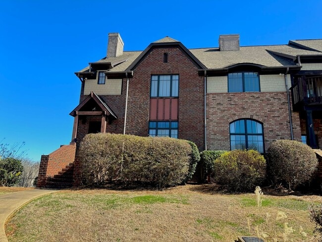 Building Photo - 986 Pembroke Pl