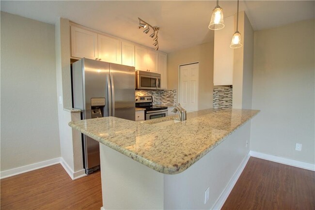 Foto del edificio - 1306 Norwalk Ln