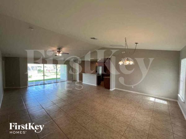 Foto del edificio - 2512 NW 19th Pl