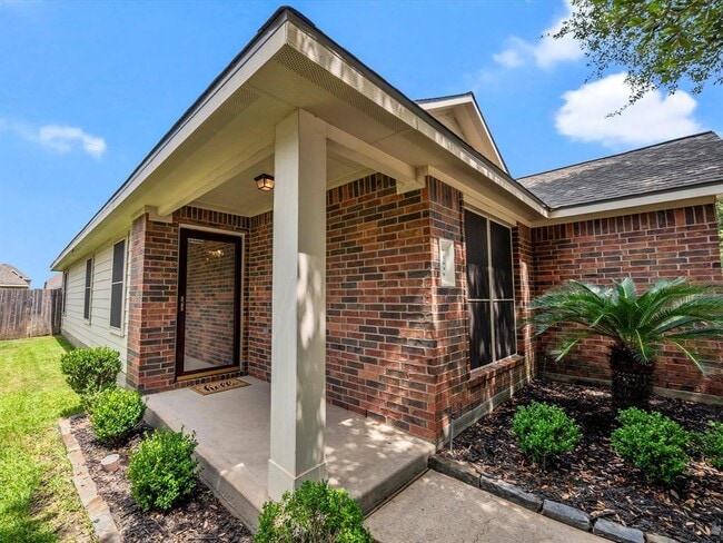 Building Photo - 21639 Falvel Lake Dr