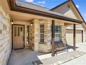 Building Photo - 514 Cowal Dr S