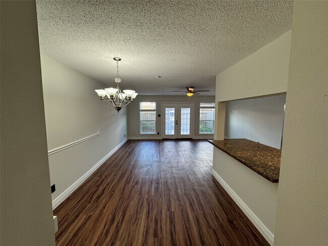 Foto del edificio - 6512 Kentwick Dr