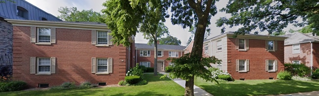 Building Photo - 512 -524 E Henry Clay St
