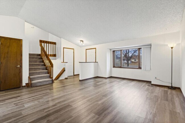 Building Photo - 2264 Danielle Ct