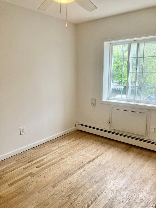 Building Photo - 770 E 161st St