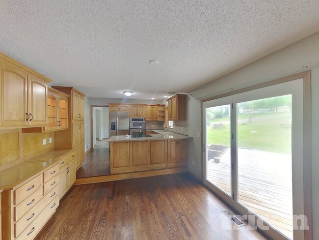 Foto del edificio - 3301 Skyview Dr