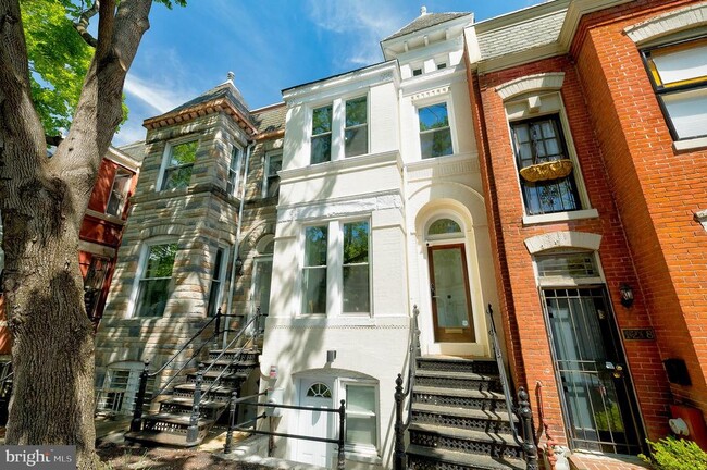 Foto del edificio - 1214 Linden Pl NE