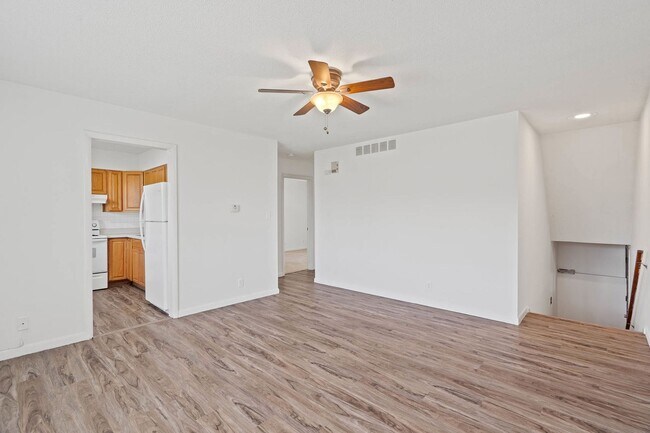 Foto del edificio - Charming & Newly Updated 2BR Duplex with F...