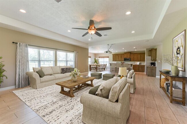 Building Photo - 215 Mossy Meadow Dr