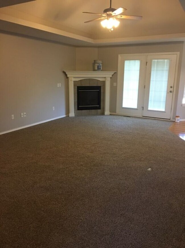 Foto del edificio - 3 Bedroom Home in Wonderful Neighborhood!
