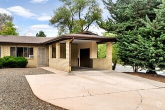 Building Photo - 207 E Aubrey St