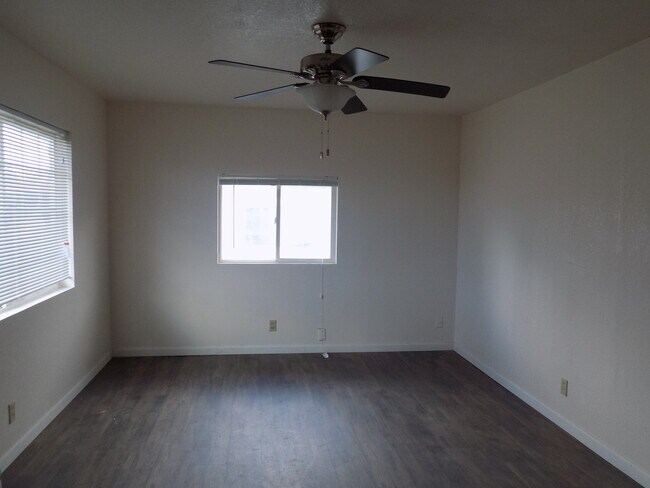 Foto del edificio - 1865 Hope St