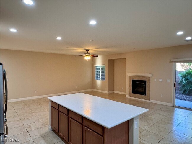 Foto del edificio - 1052 Chestnut Chase St