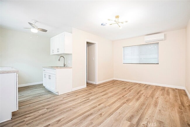 Foto del edificio - 6250 Vineland Ave