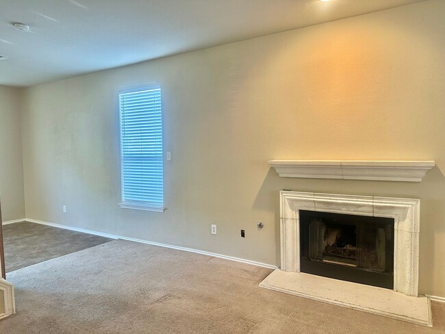 Building Photo - 4 BED 3 BATH IN ROUND ROCK TX