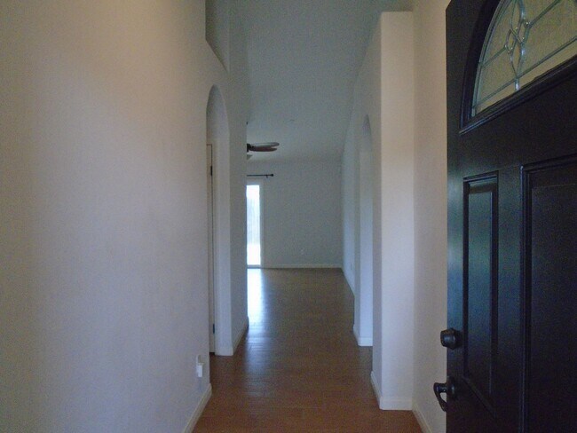 Building Photo - SW BEAUTY !!!
