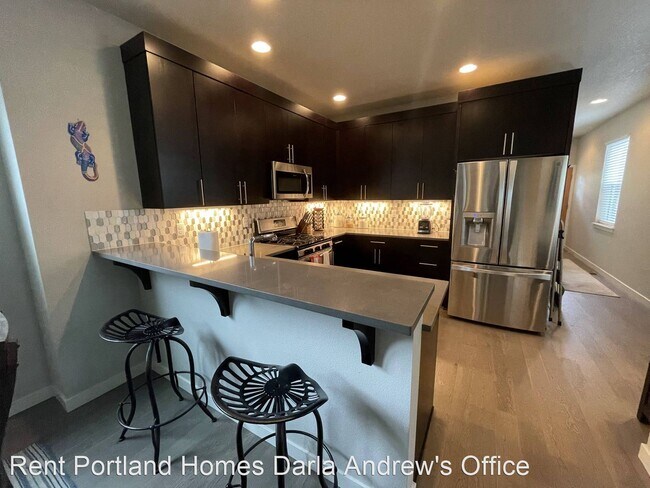 Foto del edificio - 4 br, 2.5 bath House - 7365 SE Harrison St