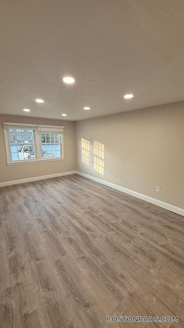 Building Photo - 27 Ridgewood Ln