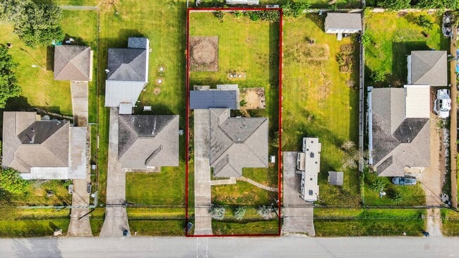 Foto del edificio - 5635 Mc Cracken Rd