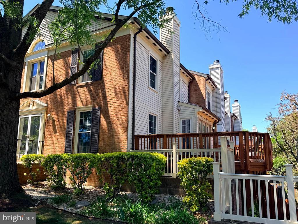 Foto del edificio - 5800 Apsley House Ct