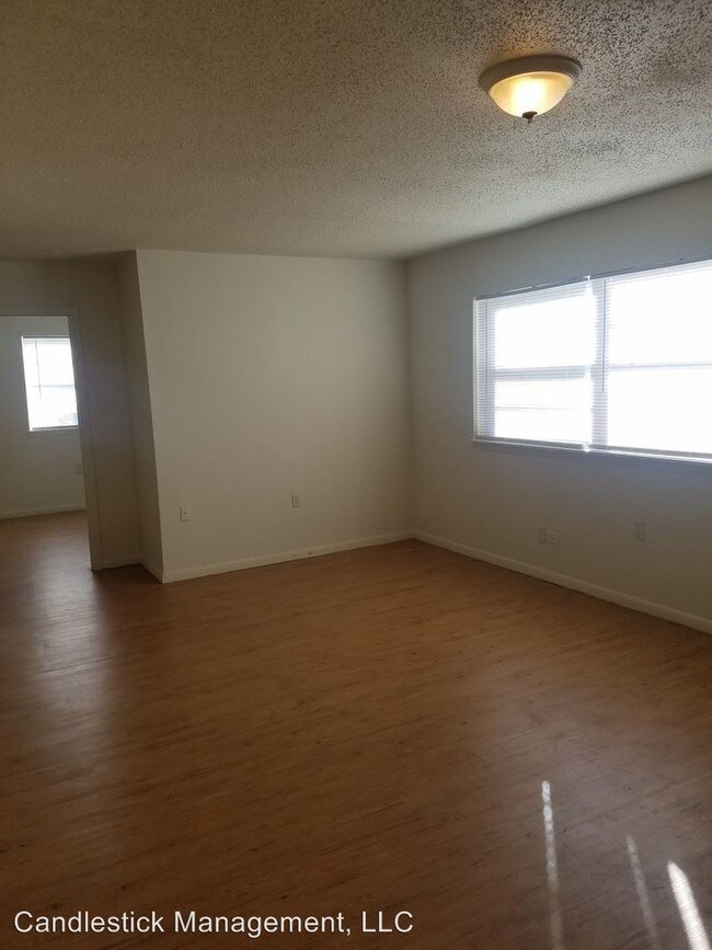 Building Photo - 440 SE Arter Ave