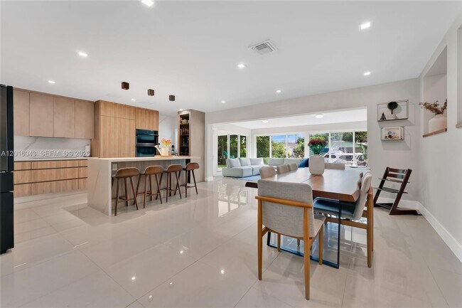 Foto del edificio - 4440 SW 28th Terrace