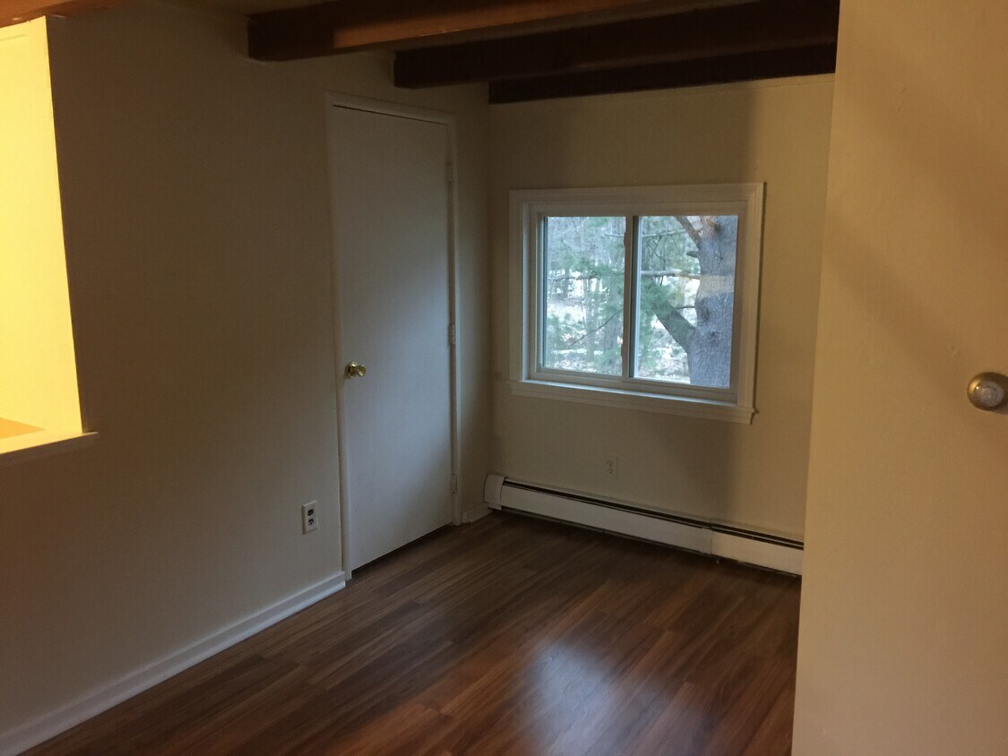 7 Dunrobin Ln Unit 2, Bridgton, ME 04009 Apartments in Bridgton, ME