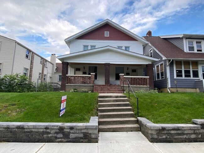 Foto del edificio - 2598-2600 Dayton Ave