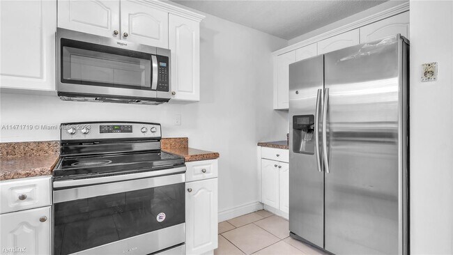 Foto del edificio - 4 br, 3 bath House - 19241 NW 14th St