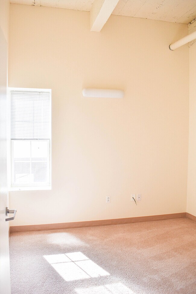 University Loft Apartments 3817 Dawson St Pittsburgh, PA