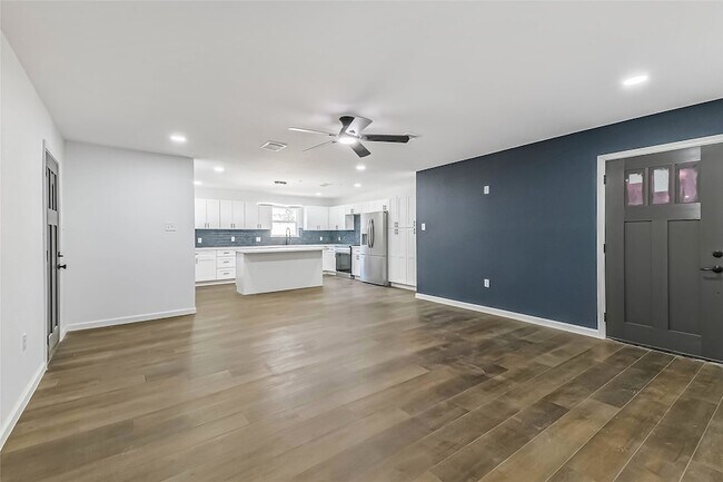 Foto del edificio - 135 E Janisch Rd