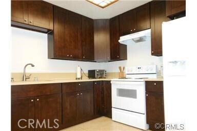 Foto del edificio - 8552 Belmont St