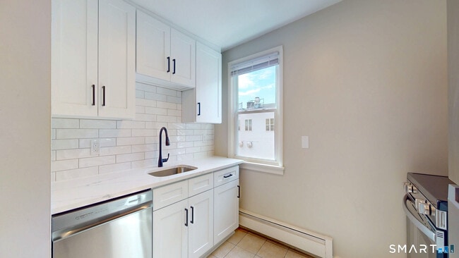 Building Photo - 12 Liberty St