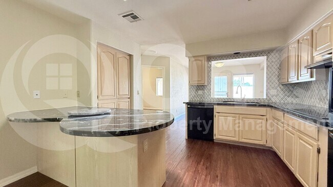 Foto del edificio - 822 W Earll Dr