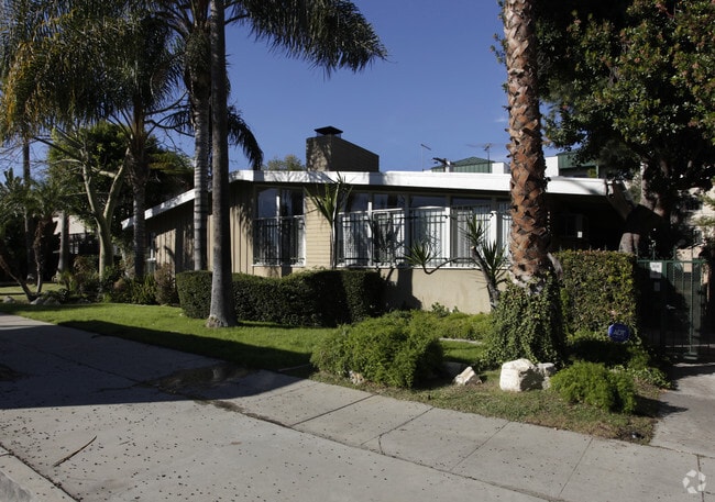 Primary Photo - 12415 Archwood St
