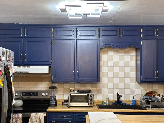 Foto del edificio - 825 Palomas Dr SE