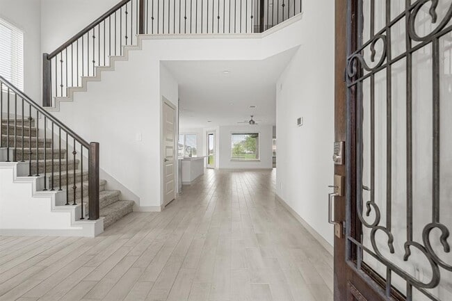 Building Photo - 29231 Red Rocks Pk Dr