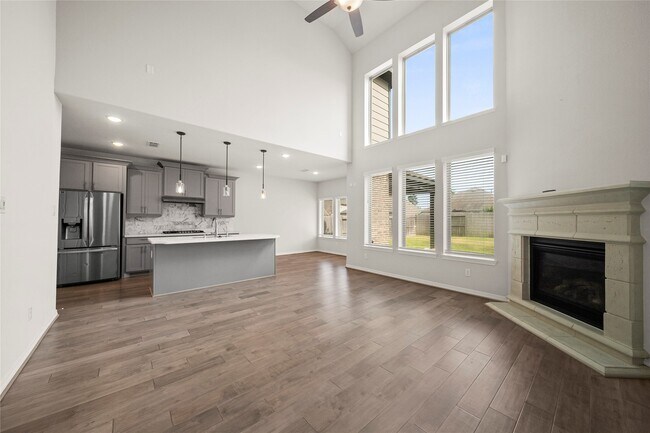 Building Photo - 8930 Emerald Cane Dr