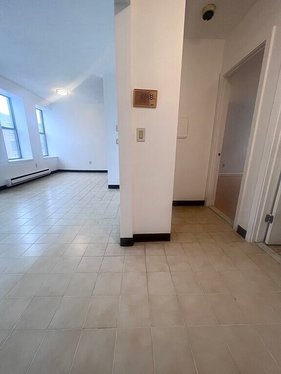 Foto del edificio - 2 Cypress Rd