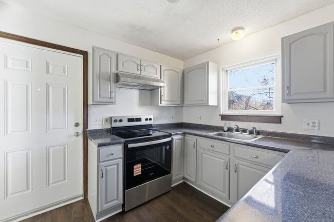 Photo - 33 Guilford St Townhome