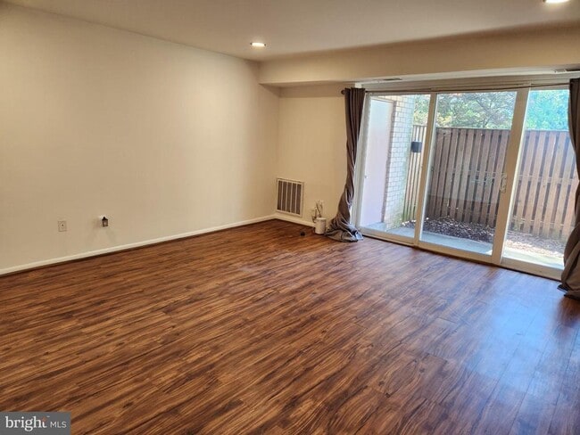 Building Photo - 14630 Bauer Dr