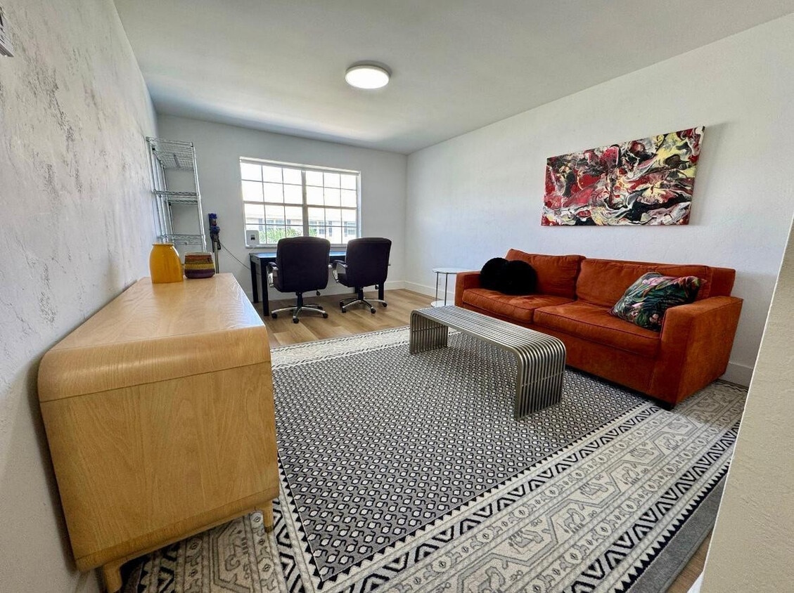 Foto principal - 299 SW 7th St